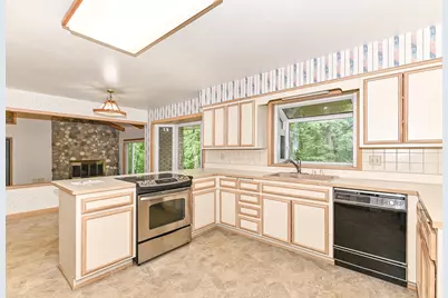 S63W16525  College Ave, Muskego, WI 53150 - Photo 14