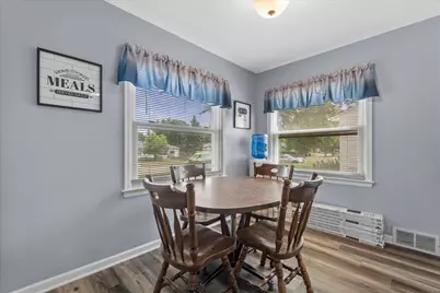 637  Oak St, South Milwaukee, WI 53172 - Photo 14
