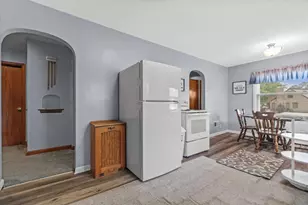 637 Oak St, South Milwaukee, WI 53172 - Photo 12