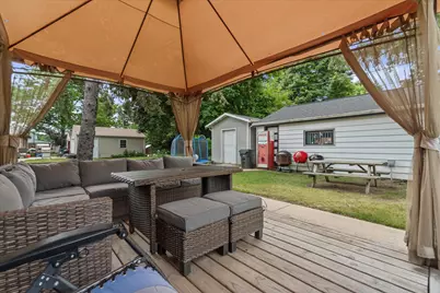 637  Oak St, South Milwaukee, WI 53172 - Photo 28