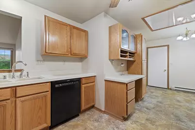 3120  Wood Rd #13F, Racine, WI 53406 - Photo 12