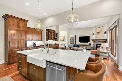 11511 N Oakview Ct, Mequon, WI 53092 - Photo 10