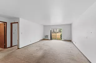 125 N University Dr, West Bend, WI 53095 - Photo 16