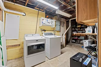 N76W14321  Lari Lou Dr, Menomonee Falls, WI 53051 - Photo 42