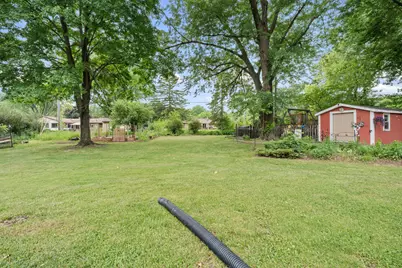 N76W14321  Lari Lou Dr, Menomonee Falls, WI 53051 - Photo 12