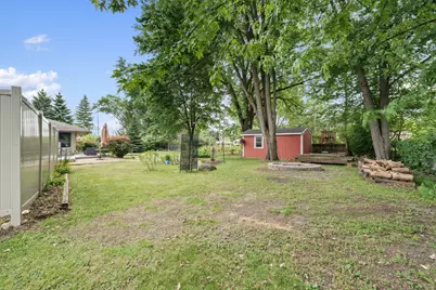 N76W14321  Lari Lou Dr, Menomonee Falls, WI 53051 - Photo 8