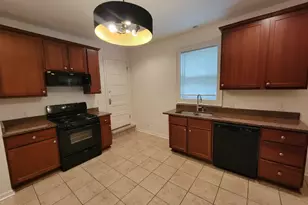 2810 S Lenox St, Milwaukee, WI 53207 - Photo 12