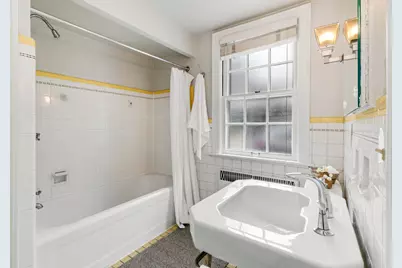 2036 N Lake Dr, Milwaukee, WI 53202 - Photo 8