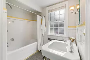 2036 N Lake Dr, Milwaukee, WI 53202 - Photo 8