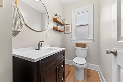 3331 N Bartlett Ave, Milwaukee, WI 53211 - Photo 14