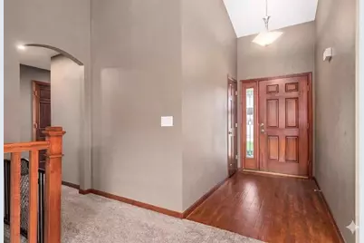 802  Sundial Ln, Neenah, WI 54956 - Photo 8
