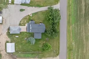 W22882 Little Tamarack Rd, Trempealeau, WI 54630 - Photo 32
