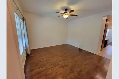 2810 S Lenox St, Milwaukee, WI 53207 - Photo 8