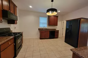 2810 S Lenox St, Milwaukee, WI 53207 - Photo 14