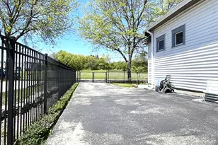 2401 W Plainfield Ave, Milwaukee, WI 53221 - Photo 40
