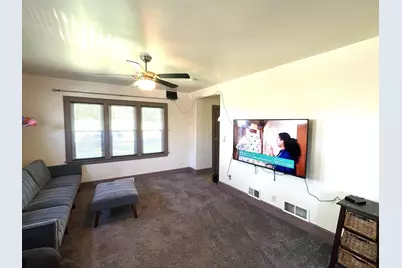 2401 W Plainfield Ave, Milwaukee, WI 53221 - Photo 8