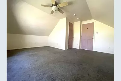 2401 W Plainfield Ave, Milwaukee, WI 53221 - Photo 24