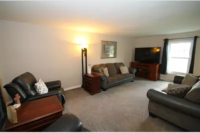 1400 S Ridgeway Rd, New Berlin, WI 53146 - Photo 6