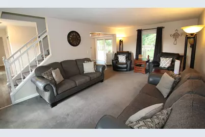 1400 S Ridgeway Rd, New Berlin, WI 53146 - Photo 4