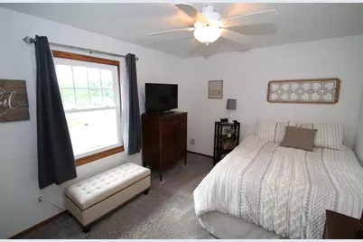 1400 S Ridgeway Rd, New Berlin, WI 53146 - Photo 20