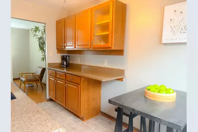 2130 W Howard Ave, Milwaukee, WI 53221 - Photo 20