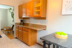 2130 W Howard Ave, Milwaukee, WI 53221 - Photo 20