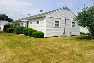 2130 W Howard Ave, Milwaukee, WI 53221 - Photo 4