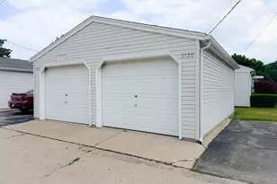 2130 W Howard Ave, Milwaukee, WI 53221 - Photo 6