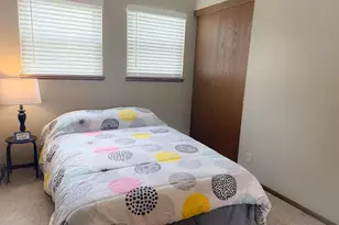 2130 W Howard Ave, Milwaukee, WI 53221 - Photo 18