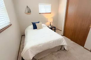 2130 W Howard Ave, Milwaukee, WI 53221 - Photo 14