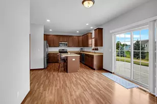 W348N5840 Snapdragon Ct, Oconomowoc, WI 53066 - Photo 10