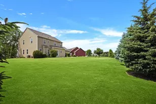 W348N5840 Snapdragon Ct, Oconomowoc, WI 53066 - Photo 4