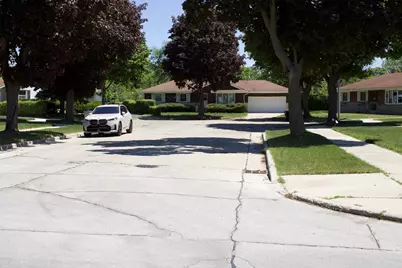 6650 W Clovernook Ct, Milwaukee, WI 53223 - Photo 2