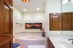 6429 N Sunny Point Rd, Glendale, WI 53217 - Photo 14