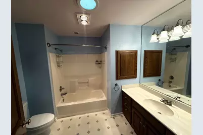 6429 N Sunny Point Rd, Glendale, WI 53217 - Photo 20