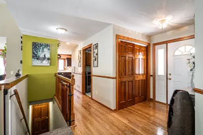 6429 N Sunny Point Rd, Glendale, WI 53217 - Photo 6
