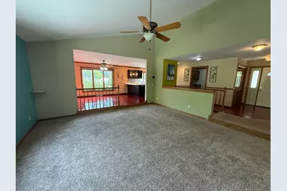 6429 N Sunny Point Rd, Glendale, WI 53217 - Photo 4