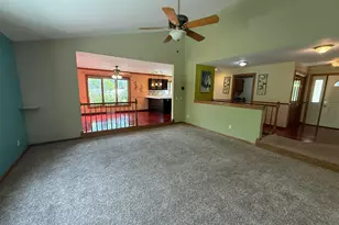 6429 N Sunny Point Rd, Glendale, WI 53217 - Photo 4