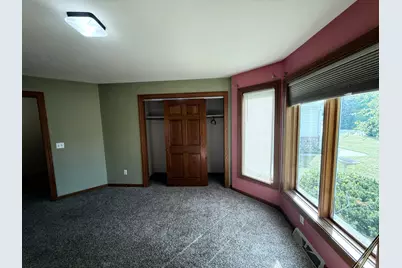 6429 N Sunny Point Rd, Glendale, WI 53217 - Photo 16