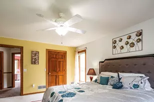6429 N Sunny Point Rd, Glendale, WI 53217 - Photo 12
