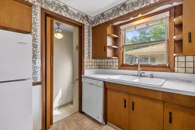 935  Virginia St, Racine, WI 53405 - Photo 16