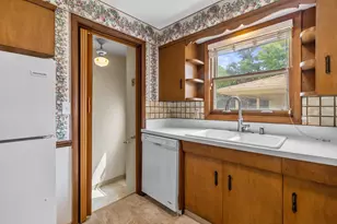 935 Virginia St, Racine, WI 53405 - Photo 16