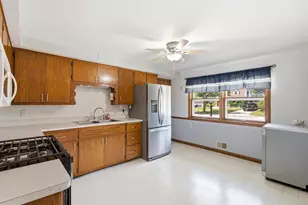 907 High St, West Bend, WI 53090 - Photo 14