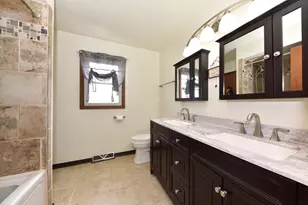 W165N10648 Wagon Trail, Germantown, WI 53022 - Photo 22