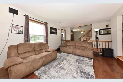 W165N10648  Wagon Trl, Germantown, WI 53022 - Photo 16