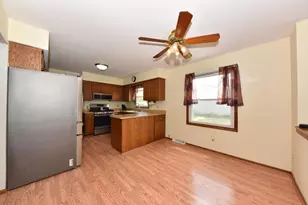 W165N10648 Wagon Trail, Germantown, WI 53022 - Photo 6