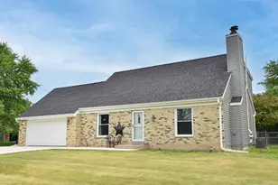 W165N10648 Wagon Trail, Germantown, WI 53022 - Photo 4