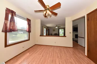 W165N10648  Wagon Trl, Germantown, WI 53022 - Photo 10