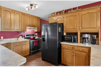 822  Woodland St, Plymouth, WI 53073 - Photo 8