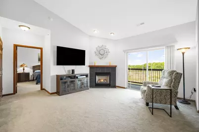230  Hilldale Dr #1306, Hartford, WI 53027 - Photo 4